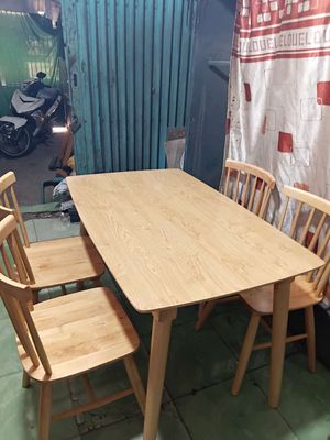Bán gấp 2 bộ bàn ăn song tiện cao cấp như mới. Mua bán Bàn ghế tại Quận Gò Vấp Tp Hồ Chí Minh được đăng bởi Bùi Văn Dũng