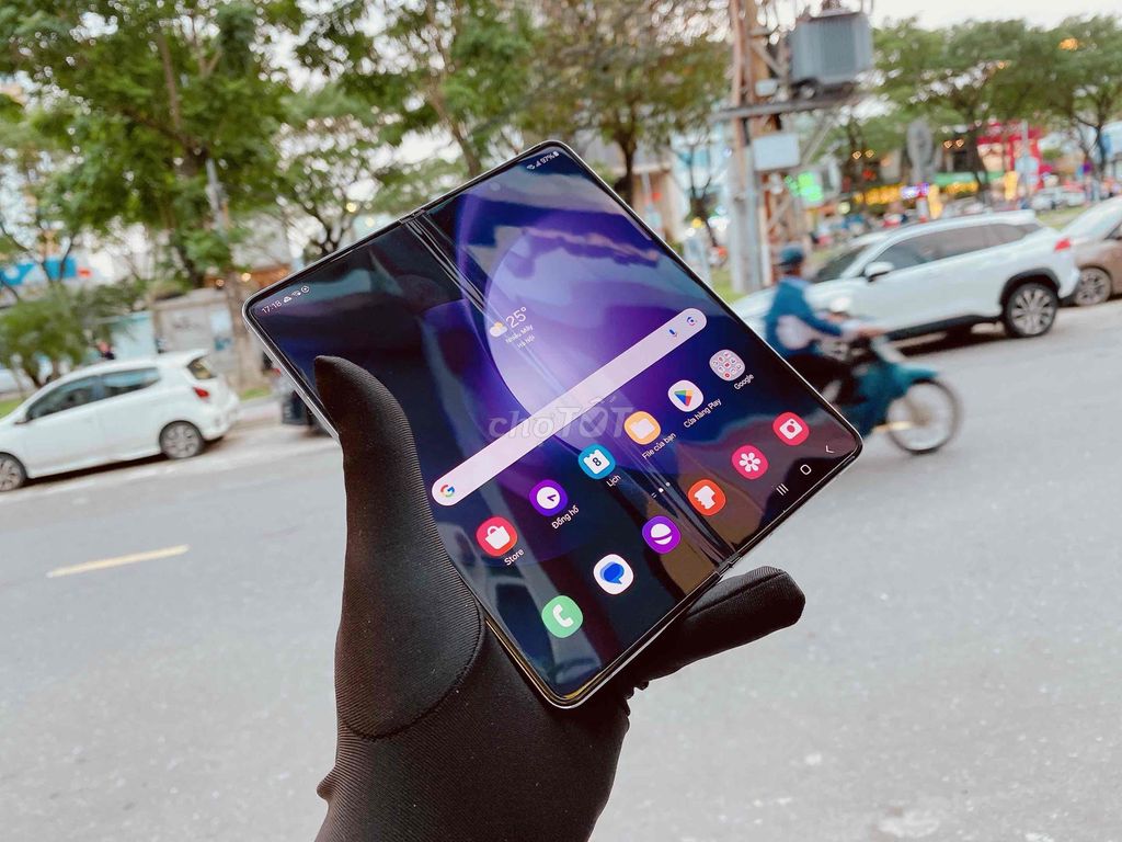 Samsung Z Fold 5 256G fullbox Blue VN 2sim giá iu. Mua bán Điện thoại tại Quận Hải Châu Đà Nẵng được đăng bởi TUẤN LUXURY MOBILE ĐÀ NẴNG hình 1