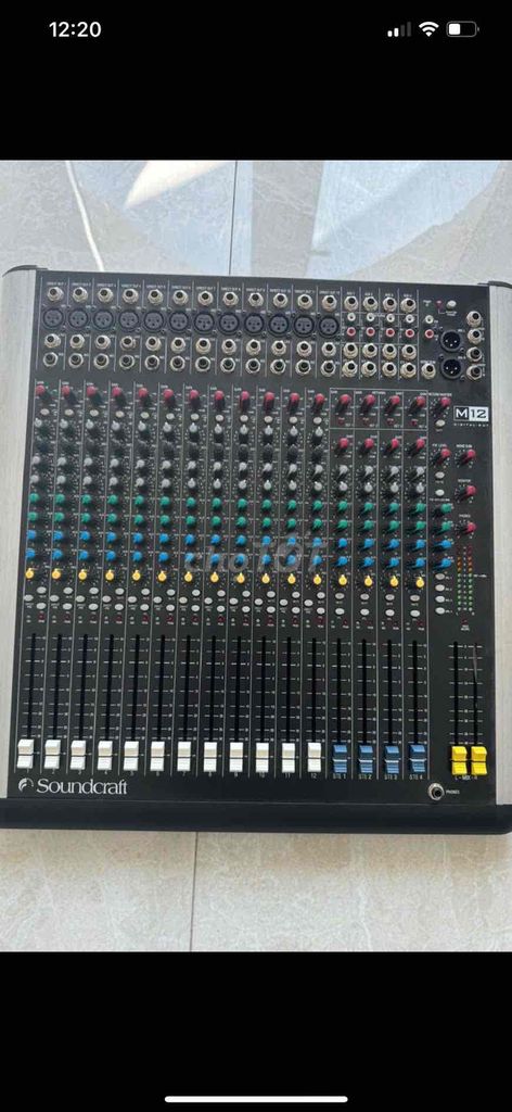 mixer soundcraft M12 còn mới 95% như hình.