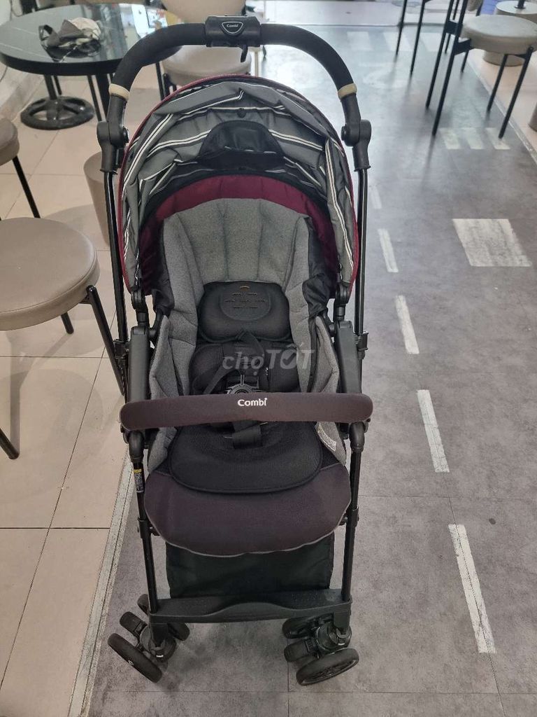Xe đẩy em bé Combi Sugocal Đỏ đô đã sử dụng. Mua bán Mẹ và bé tại Quận Phú Nhuận Tp Hồ Chí Minh được đăng bởi Vy Zoey hình 1