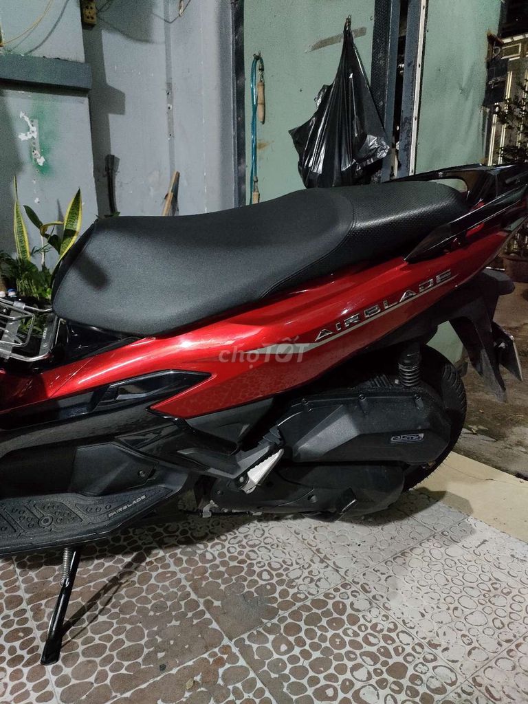 Воздушный клинок Honda 125 куб. см 2023, красный, 26078 км