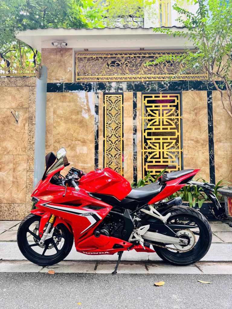 Honda CBR250RR 2021 Красный красивый оригинальный новый автомобиль для серфинга