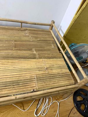 Giường tre tự nhiên Vàng nâu đơn giản