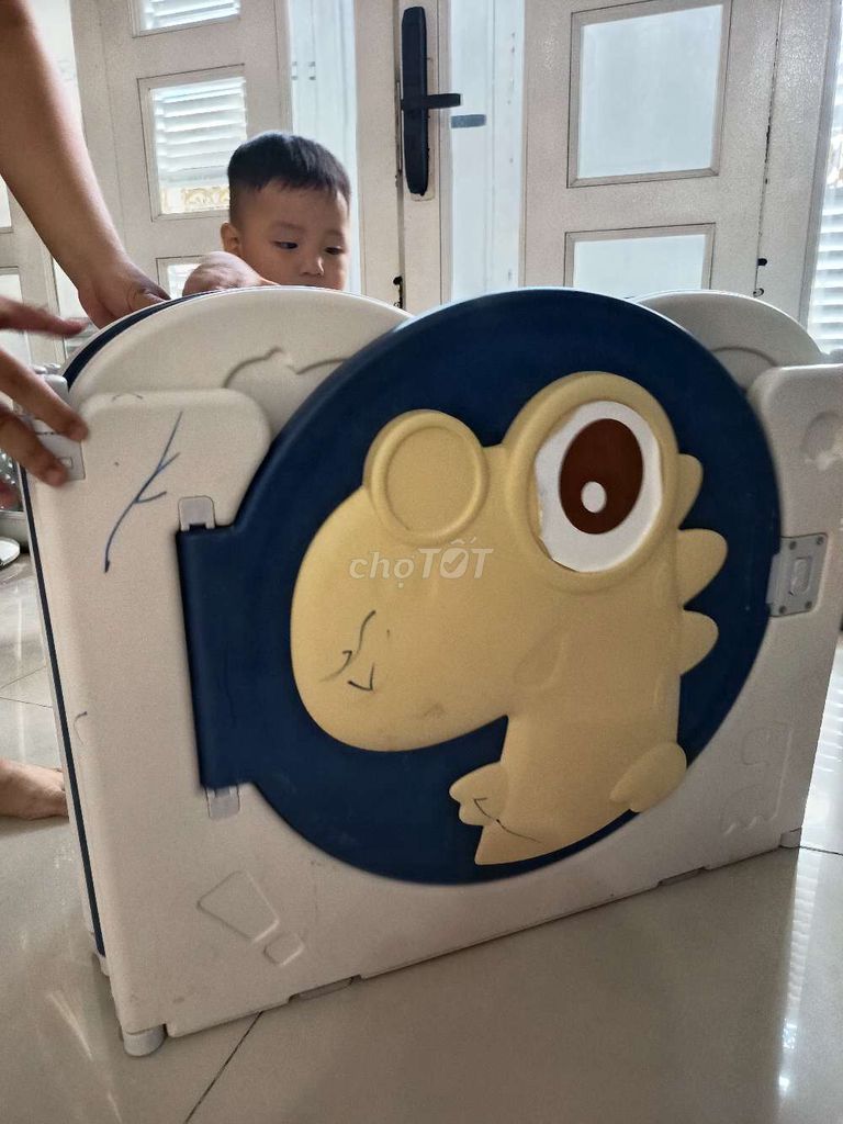 Cũi em bé nhựa an toàn. Mua bán Mẹ và bé tại Huyện Bình Chánh Tp Hồ Chí Minh được đăng bởi Trần Hoàng Trúc Hương hình 1