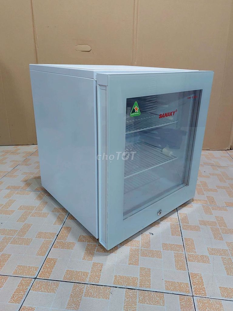 Tủ lạnh Sanaky U606H6 đời mới, bảo hành chính hãng