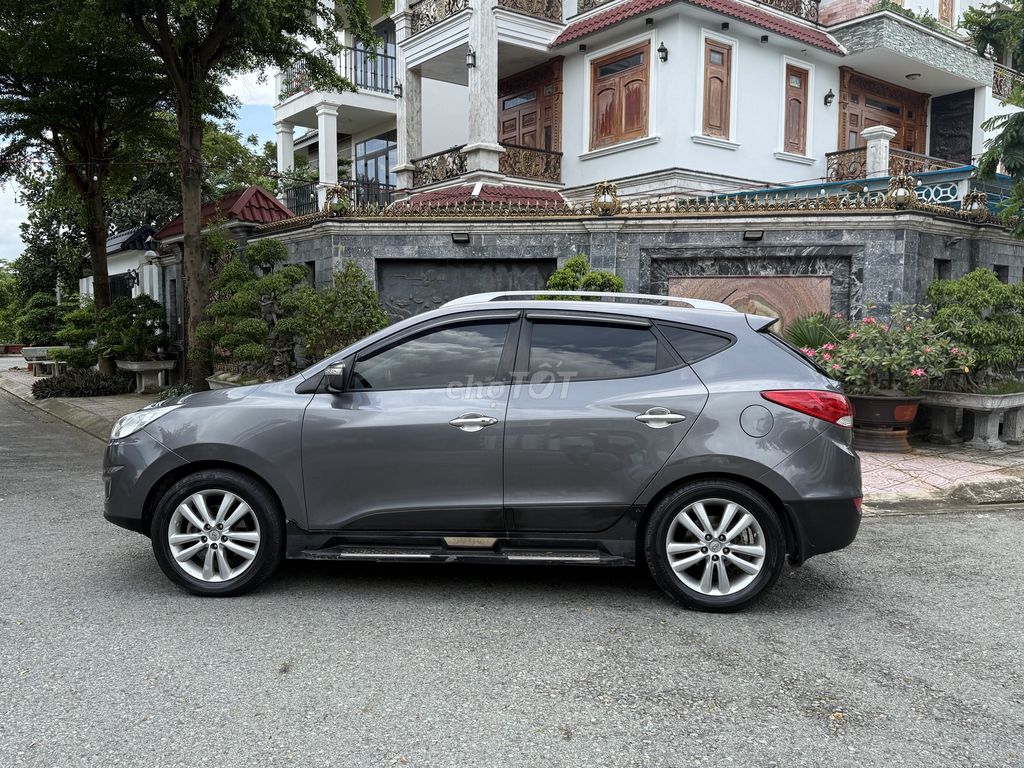 Bán Hyundai Tucson 2010 2 cầu Xám 1 chủ mua mới. Mua bán Ô tô tại Quận 12 Tp Hồ Chí Minh được đăng bởi BẢO BẢO hình 3