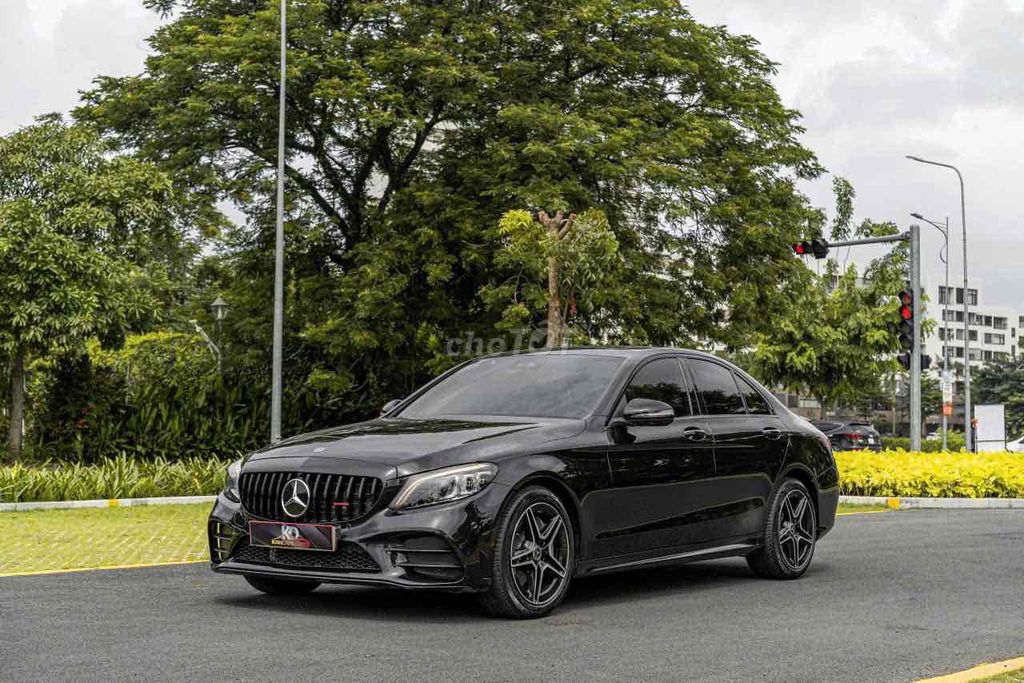 C300_AMG model 2020 màu đen siêu ngầu siêu đẹp. Mua bán Ô tô tại Quận 7 Tp Hồ Chí Minh được đăng bởi Dương Phương hình 4