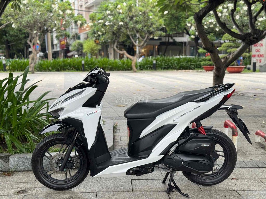 Honda Vario 150 2022 Белый черный Индонезия ПТС