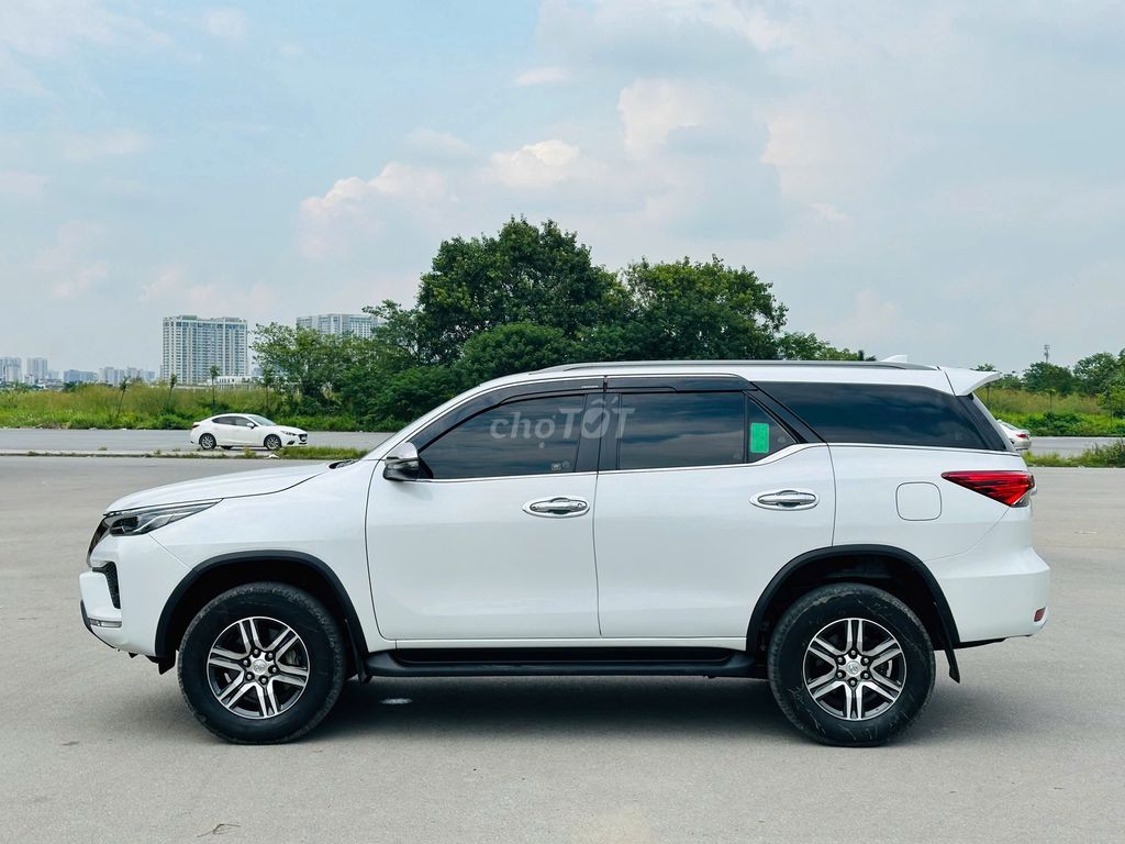Toyota Fortuner 2021 2.4G máy dầu 7 chỗ Form mới. Mua bán Ô tô tại Quận Thanh Xuân Hà Nội được đăng bởi Vạn Phát  Auto hình 6