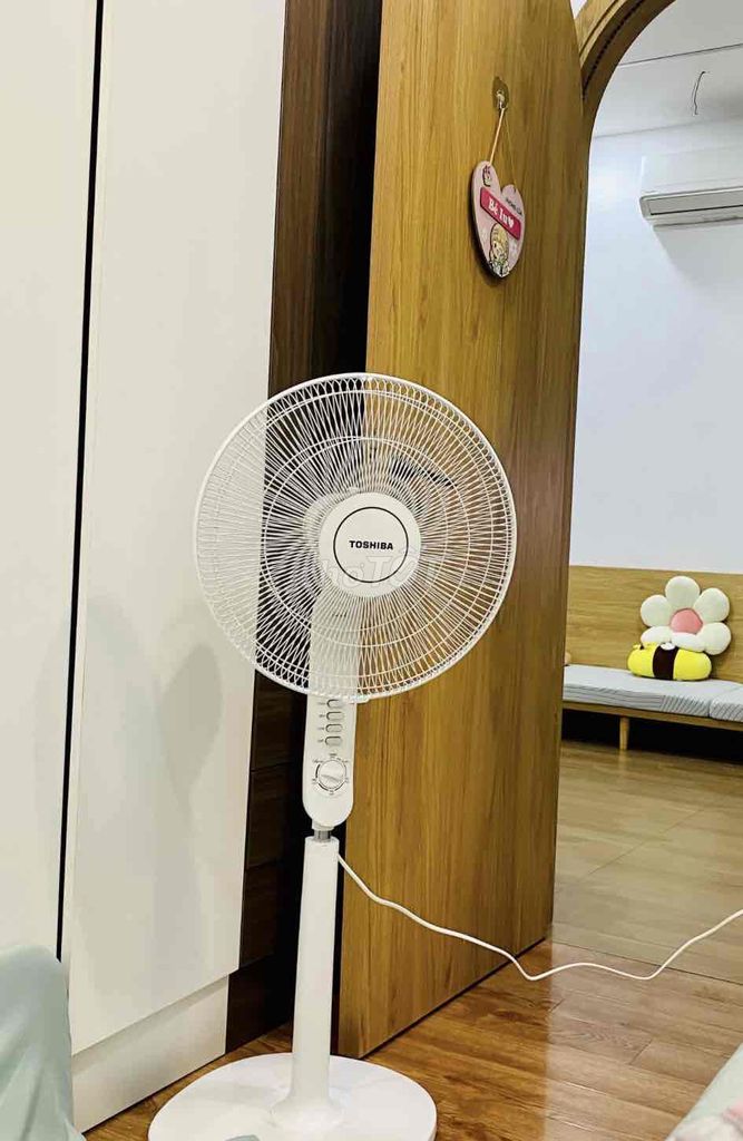 Quạt đứng Toshiba 5 cánh F-LSA10(H)VN 50W. Mua bán Quạt tại Huyện Trảng Bom Đồng Nai được đăng bởi Huy hình 1