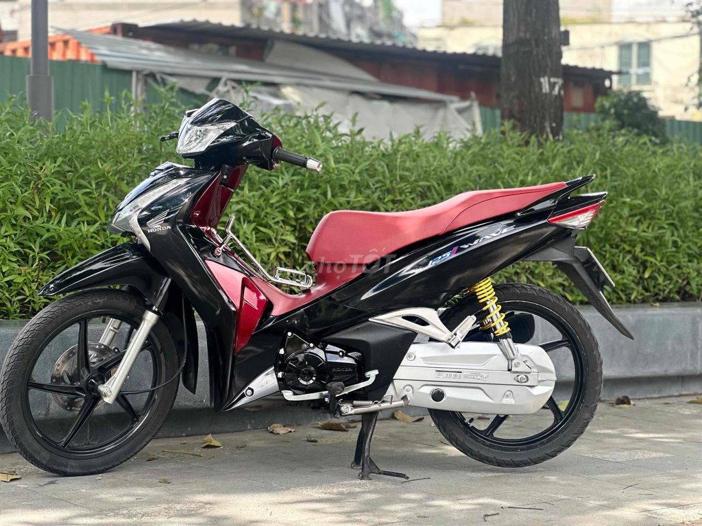 Черный циферблат Honda Future 2019