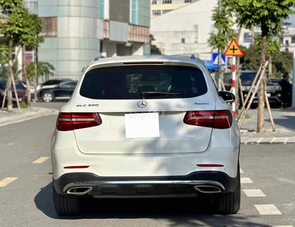 Mercedes-Benz GLC300 4Matic 2018 Model 2019. Mua bán Ô tô tại Quận Cầu Giấy Hà Nội được đăng bởi Cao Quý hình 4