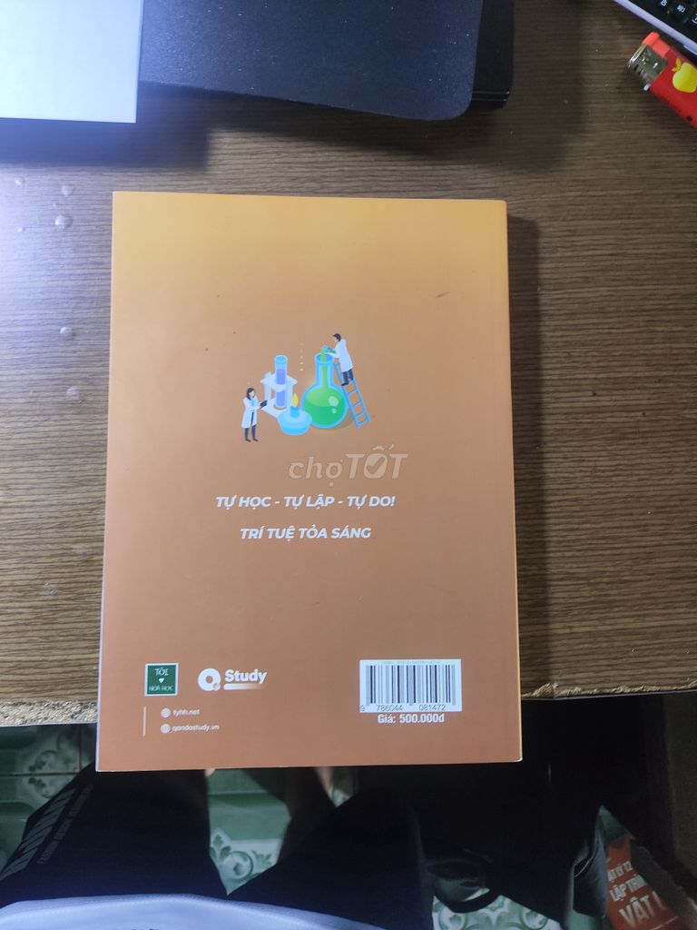 4 cuốn sách hóa