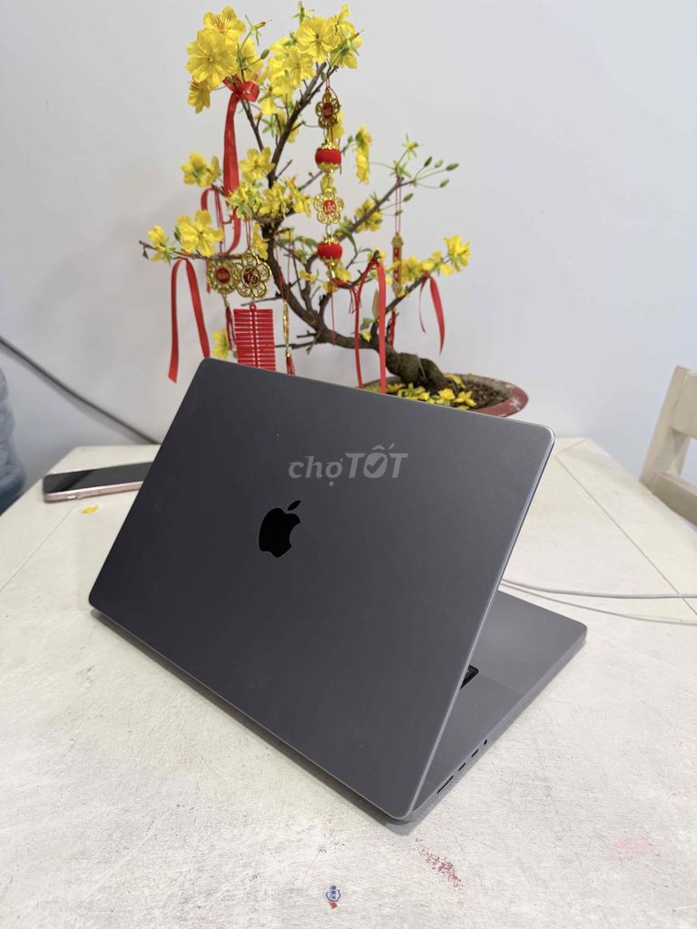 Apple Macbook Pro 16 inch M1 16GB/512GB 97%. Mua bán Laptop tại Quận 1 Tp Hồ Chí Minh được đăng bởi PT Store Q5 HCM hình 1