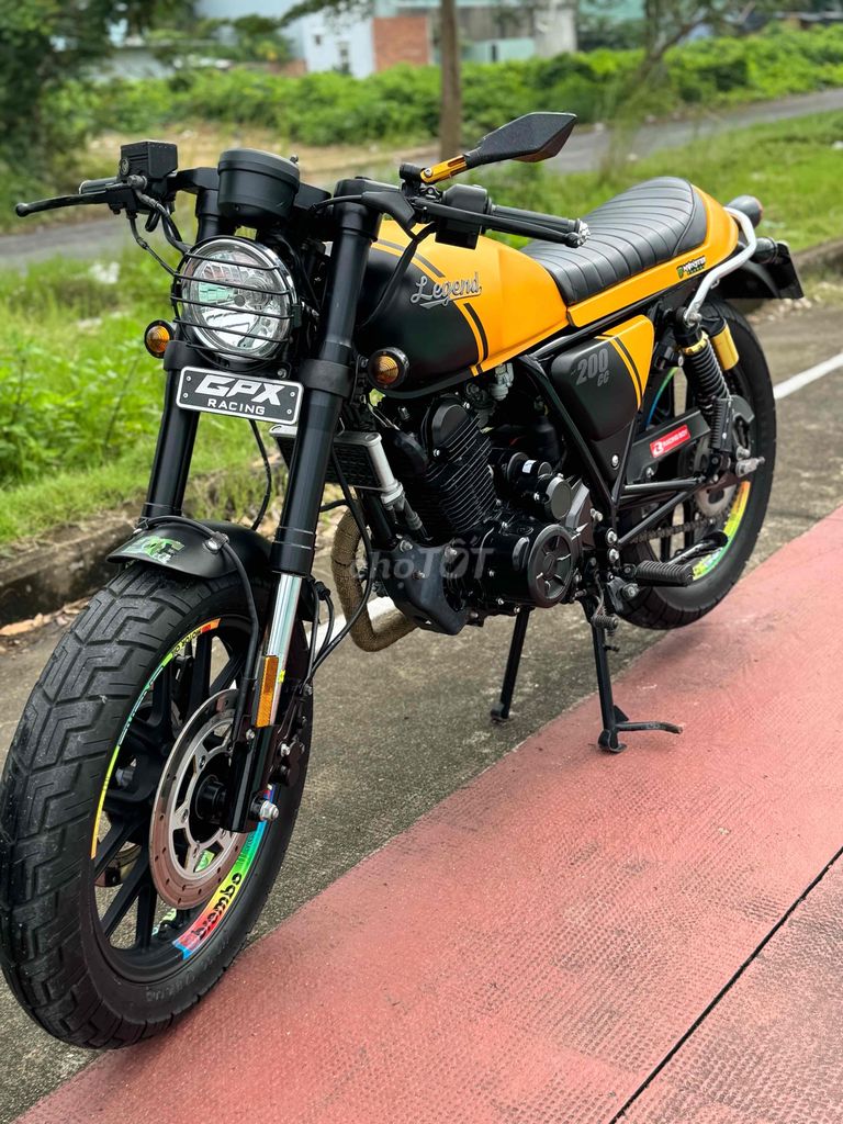 GPX -legend 200 màu vàng đen chạy 1 ngàn mới 99%. Mua bán Xe máy tại Quận Sơn Trà Đà Nẵng được đăng bởi Minh Dũng bán trả góp 136 vân đồn  hình 2