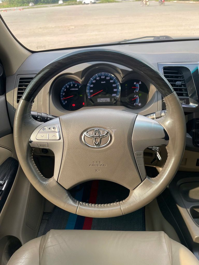 Toyota Fortuner 2012 2.7V xám xi măng đẹp gắt xe. Mua bán Ô tô tại Quận Thanh Xuân Hà Nội được đăng bởi Vạn Phát  Auto hình 14