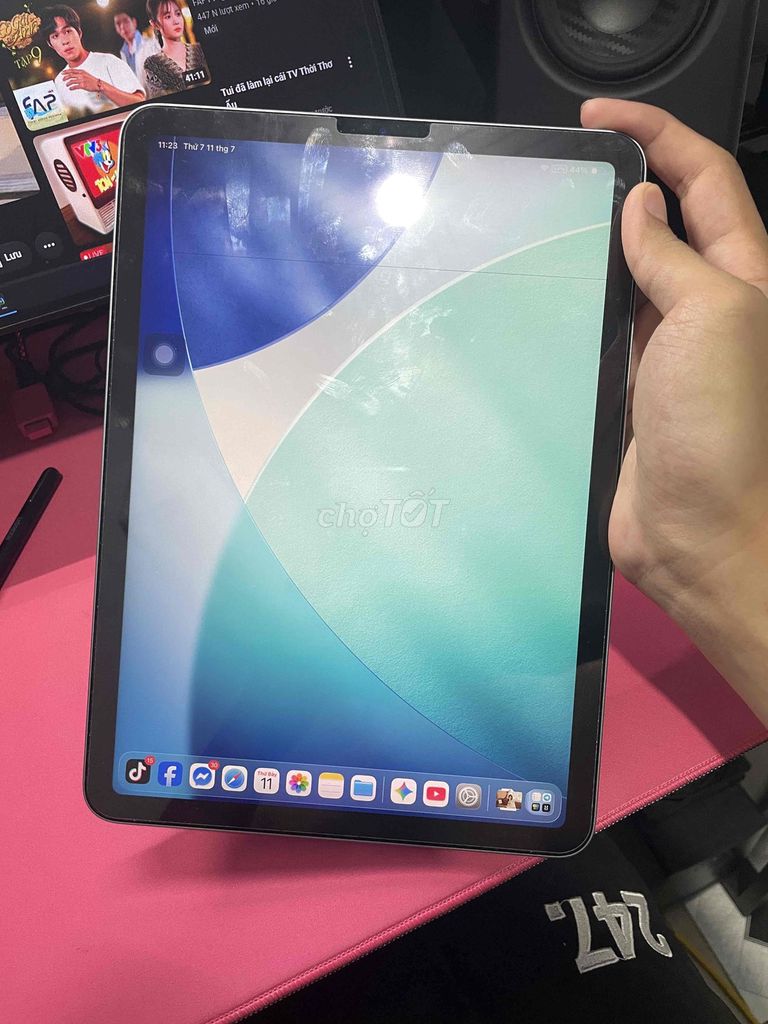 Apple iPad Air 4 256GB Quốc tế. Mua bán Máy tính bảng tại Quận Ninh Kiều Cần Thơ được đăng bởi khôi đăng hình 1