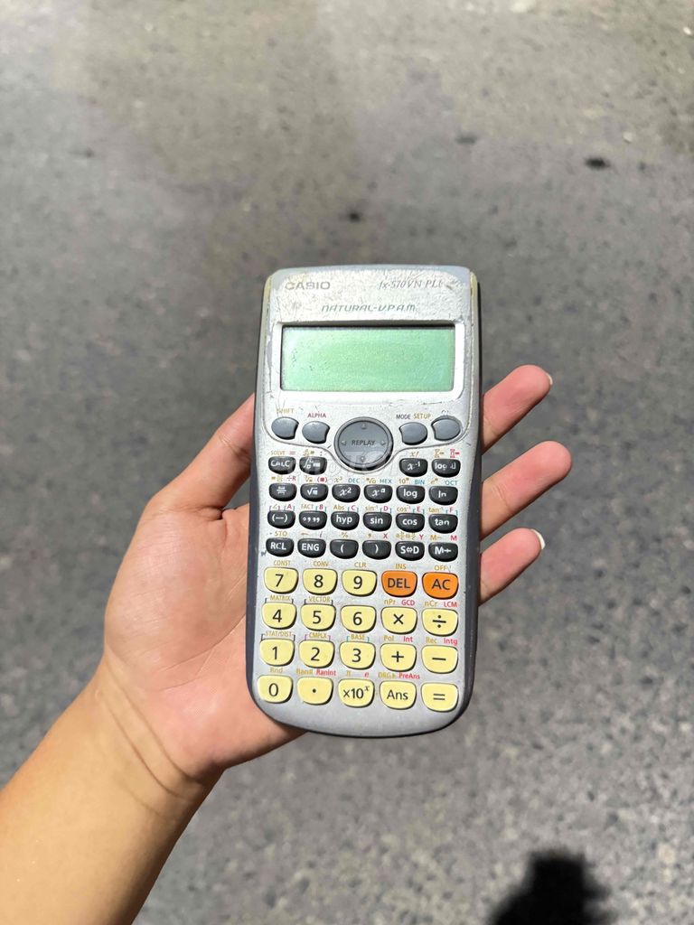 Máy tính khoa học Casio fx-570VN PLUS Xám. Mua bán Đồ dùng văn phòng tại Quận Ngũ Hành Sơn Đà Nẵng được đăng bởi Hoàng Kiên hình 1