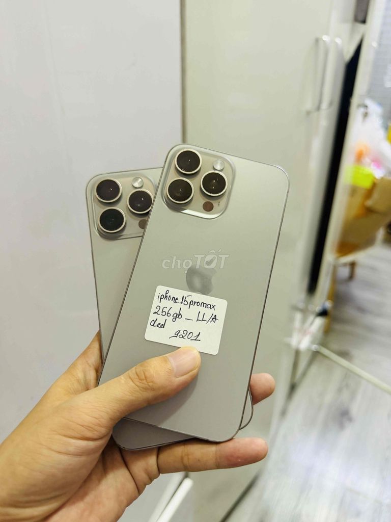 Apple iPhone 15 Pro Max 256GB Nhiều màu rất đẹp. Mua bán Điện thoại tại Quận Hải Châu Đà Nẵng được đăng bởi Hoàng Táo 273 Nguyễn Hoàng hình 1