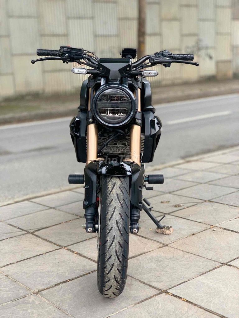 HONDA CB150R ABS FI cuối chót- xe lướt đẹp. Mua bán Xe máy tại Quận Cầu Giấy Hà Nội được đăng bởi Tong motor xe may hình 3