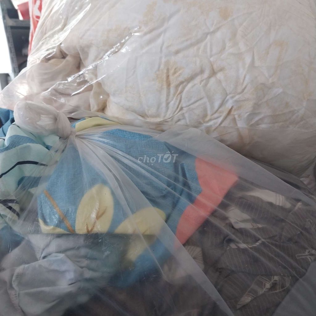 Mền, ga giường còn sử dụng tốt. Mua bán Giường, chăn ga gối nệm tại Thành phố Thủ Đức Tp Hồ Chí Minh được đăng bởi Helen hình 1