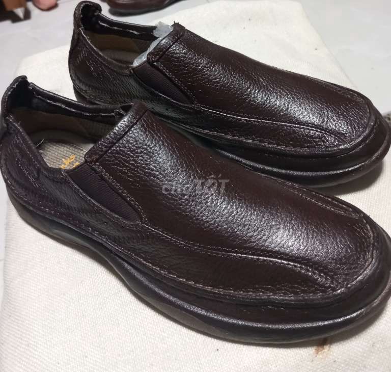 Giày da bò hạt Clarks