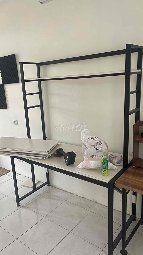 Bàn máy tính Sắt hộp Đen, Trắng 1m4x70x70. Mua bán Bàn ghế tại Quận Hoàng Mai Hà Nội được đăng bởi Cuong Nguyen hình 1