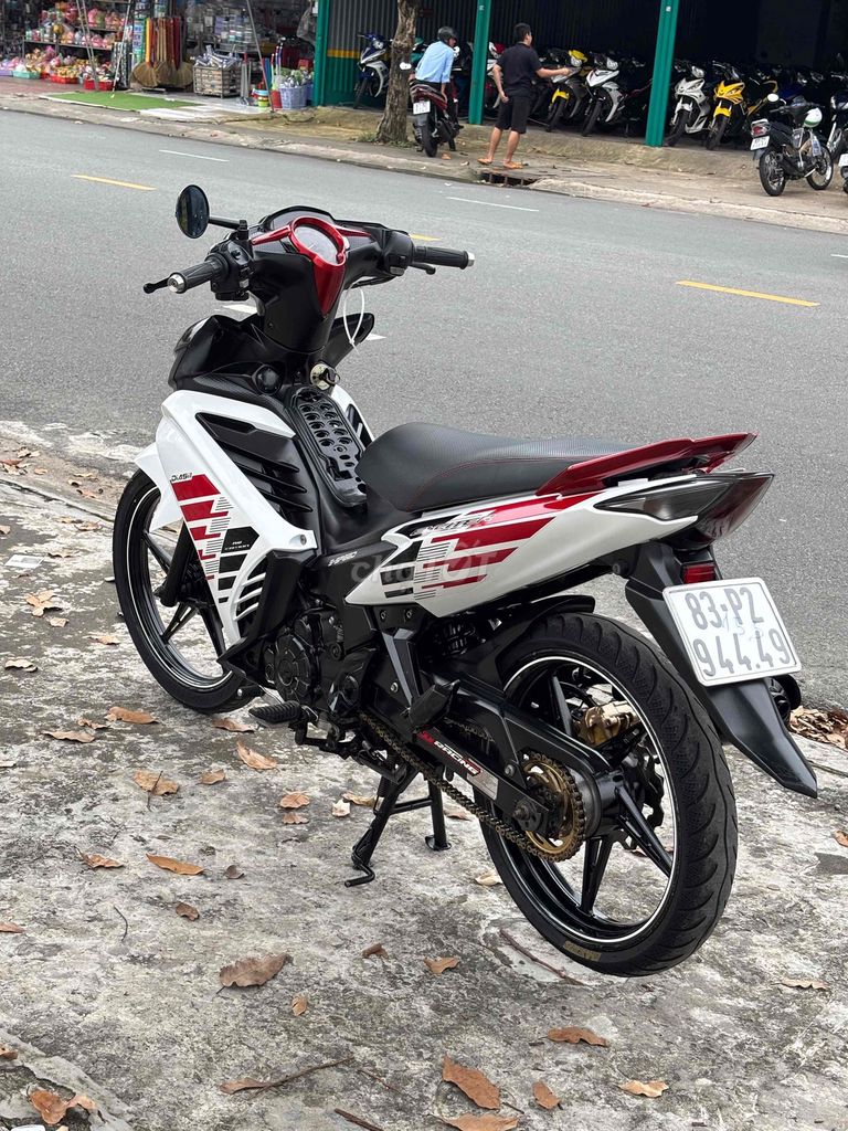 Yamaha Exciter 135 Trắng Đen Đỏ. Mua bán Xe máy tại Thị xã Bến Cát Bình Dương được đăng bởi xe máy trả góp tín nghĩa  hình 12