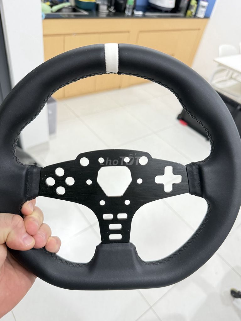 MOZA R5 Bộ mô phỏng đua xe Đen. Mua bán Thiết bị chơi game tại Quận Ngũ Hành Sơn Đà Nẵng được đăng bởi Kirill Kirill hình 1