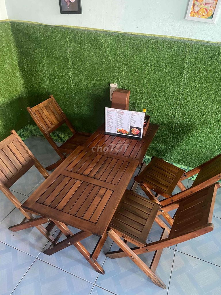 Bàn ghế gỗ màu Nâu Đã sử dụng. Mua bán Bàn ghế tại Thị xã Đông Hòa Phú Yên được đăng bởi Thế Bính hình 1