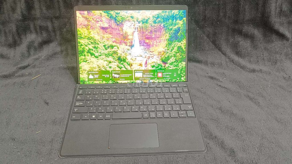 Microsoft Surface Pro X 13 inch 8GB/128GB. Mua bán Laptop tại Quận Đống Đa Hà Nội được đăng bởi Đinh Văn Thọ hình 1