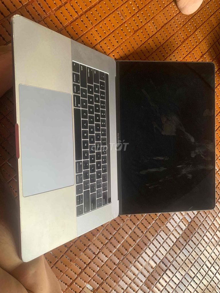 Apple Macbook Pro 2018 I9 15 inch 32GB/1TB SSD Xám. Mua bán Laptop tại Thành phố Thủ Đức Tp Hồ Chí Minh được đăng bởi Trần Tiệp hình 1