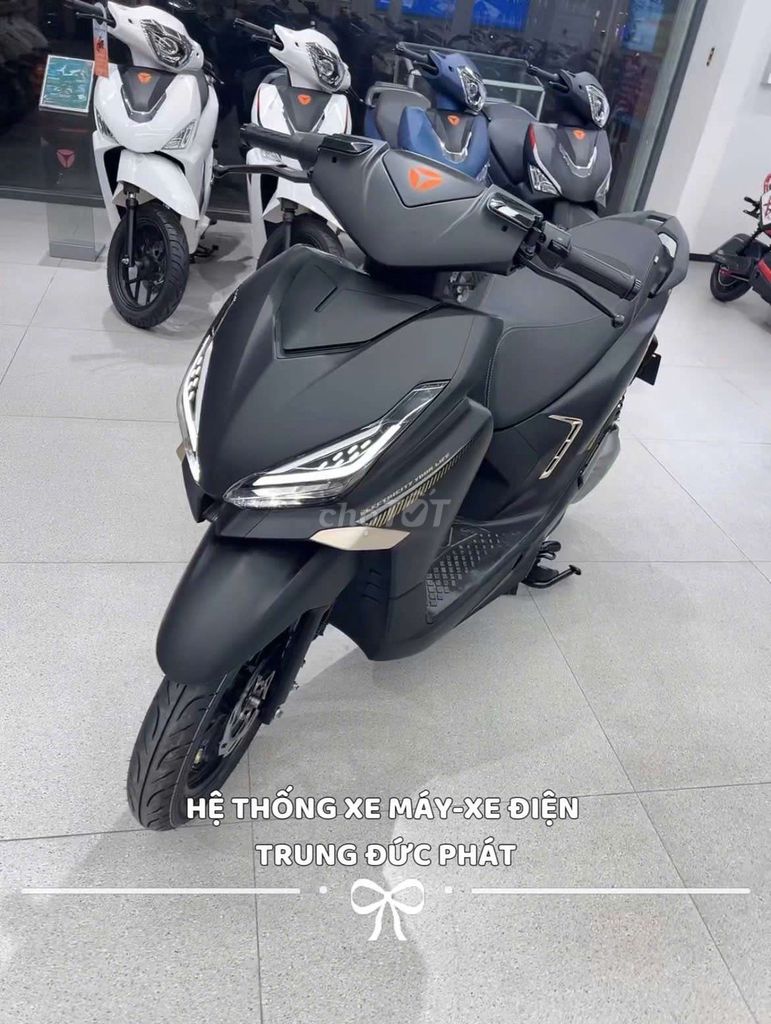 Xe máy điện Yadea Velax màu Đen. Mua bán Xe điện tại Huyện Đức Hòa Long An được đăng bởi Yadea Trung Đức Phát  hình 4