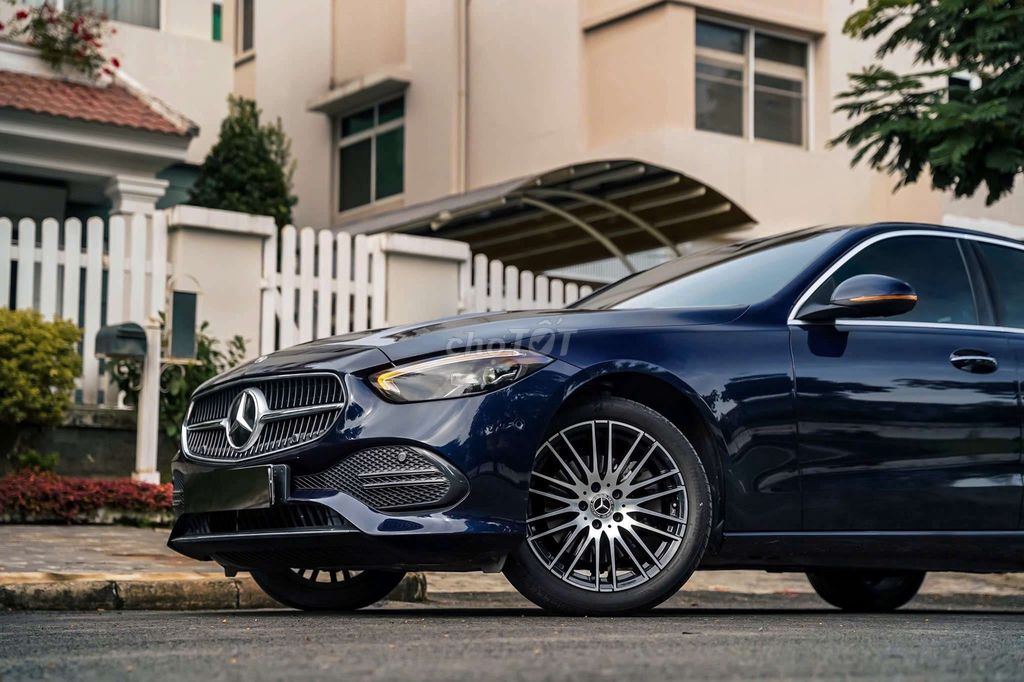 Mercedes C200 Avantgarde Plus siêu lướt 13.000km. Mua bán Ô tô tại Quận 7 Tp Hồ Chí Minh được đăng bởi Hoàn Lee Xe Lướt hình 5