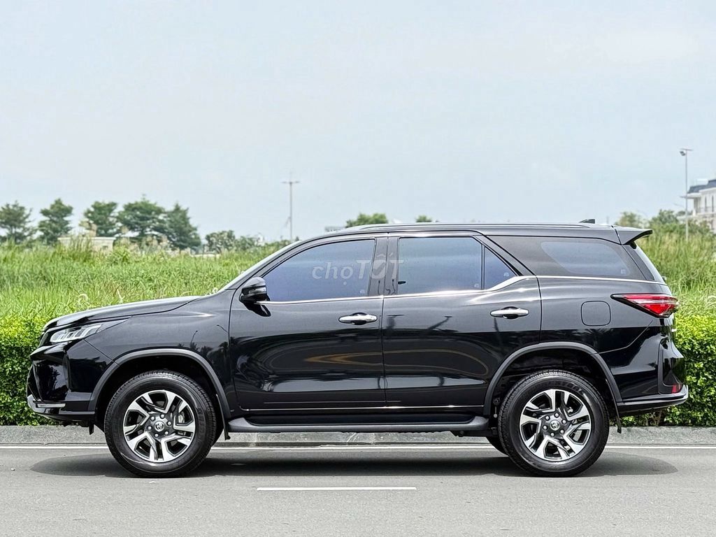 Toyota Fortuner Legender 2025 2.4L 4x2 AT. Mua bán Ô tô tại Thành phố Thủ Đức Tp Hồ Chí Minh được đăng bởi Đức Tứ Bánh hình 4