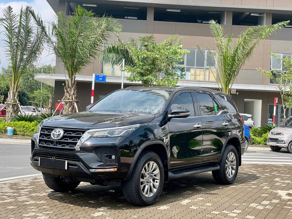 Toyota Fortuner 2.7 4x2 AT 2024 - 20000 km. Mua bán Ô tô tại Thành phố Dĩ An Bình Dương được đăng bởi Siêu Thị Ô Tô Bình Dương  hình 2