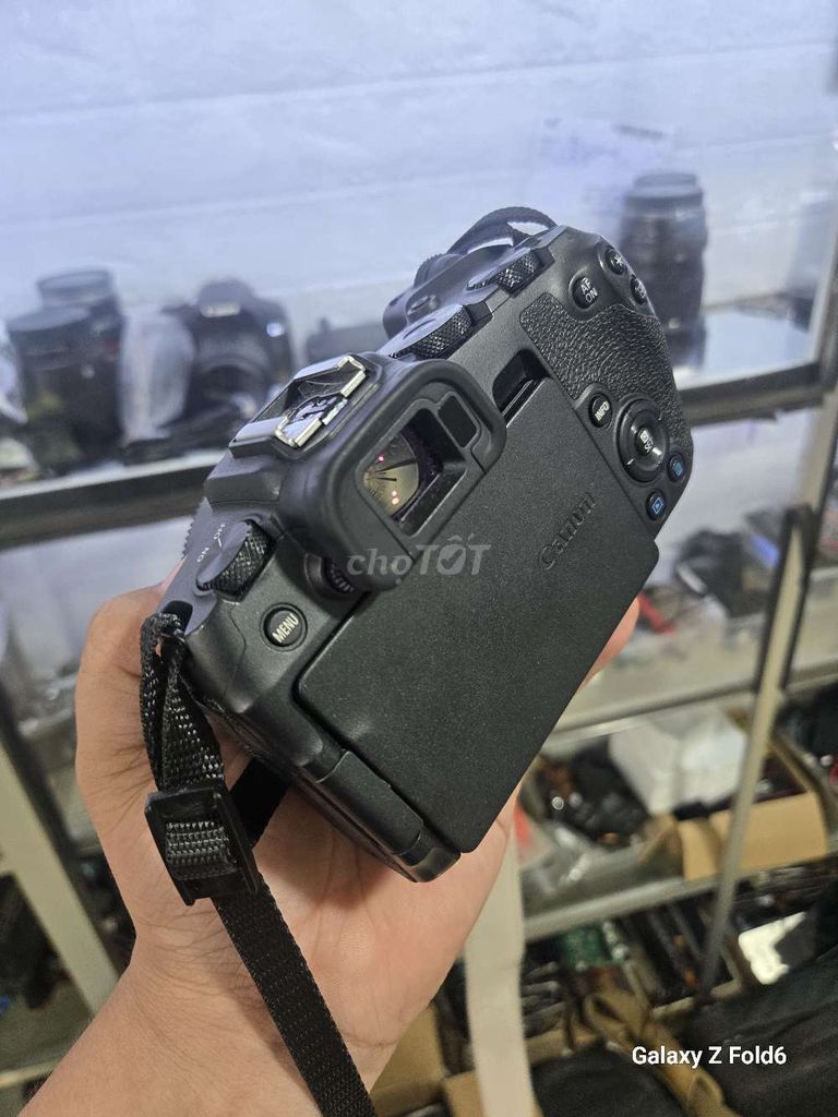 Máy ảnh Canon RP Đen Đã qua sử dụng. Mua bán Máy ảnh, Máy quay tại Thành phố Bảo Lộc Lâm Đồng được đăng bởi phong tran hình 1
