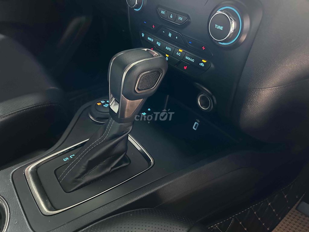Ford Everest 2020 Titanium 2.0L AT 4WD - 87000 km. Mua bán Ô tô tại Quận Phú Nhuận Tp Hồ Chí Minh được đăng bởi Dũng sale ô tô hình 6