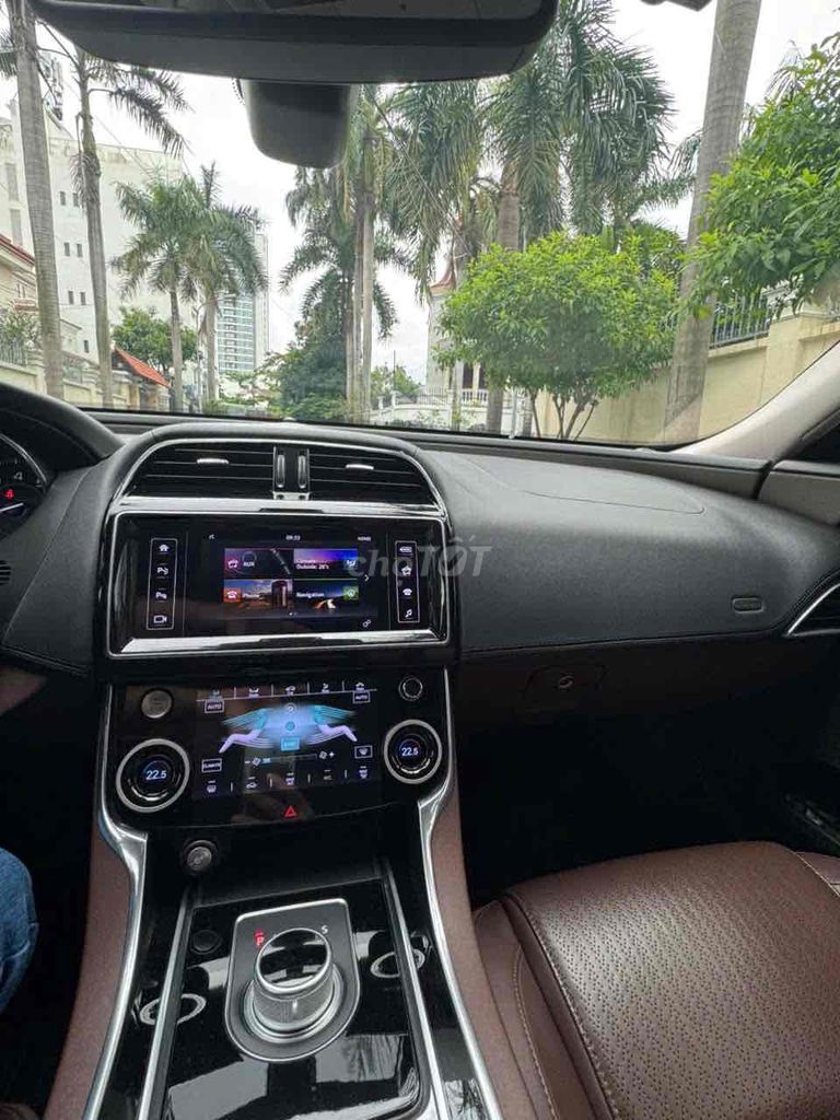 Jaguar XE Portfolio 2.0 sx 2015 mới lăn bánh 84.00. Mua bán Ô tô tại Quận Tân Phú Tp Hồ Chí Minh được đăng bởi Phước Nguyễn hình 8