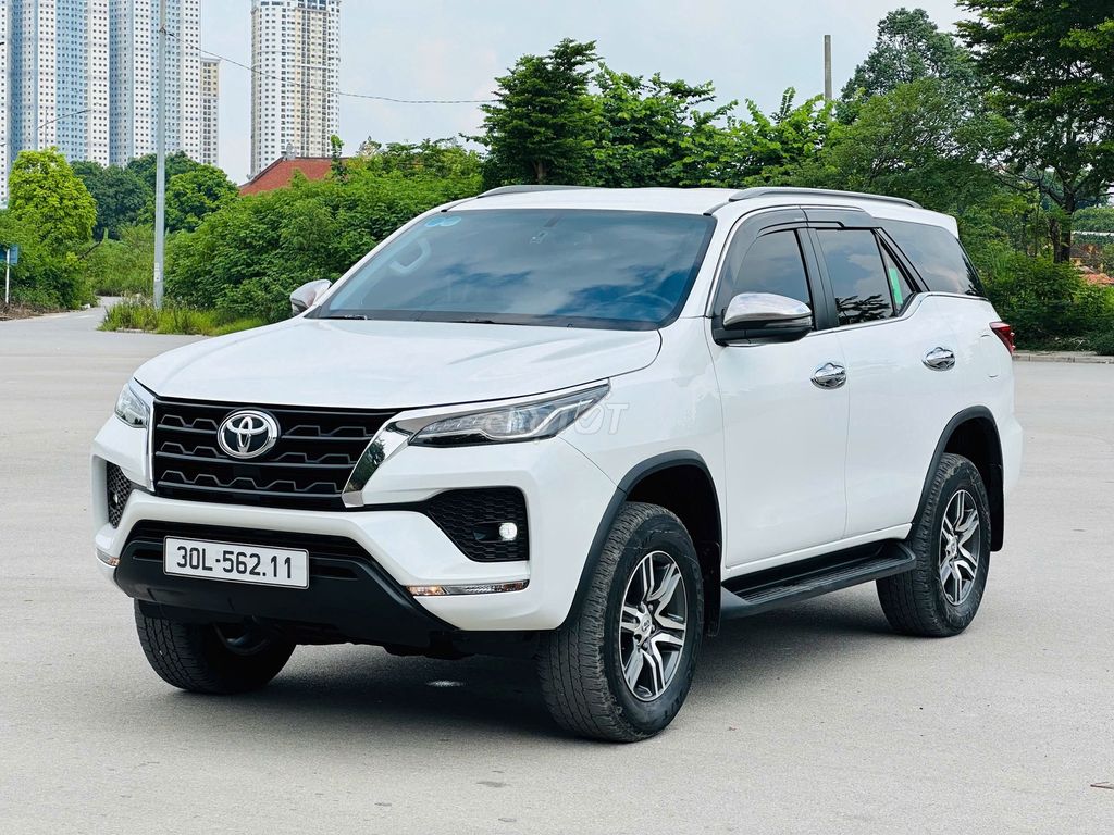 Toyota Fortuner 2021 2.4G máy dầu 7 chỗ Form mới. Mua bán Ô tô tại Quận Thanh Xuân Hà Nội được đăng bởi Vạn Phát  Auto hình 3