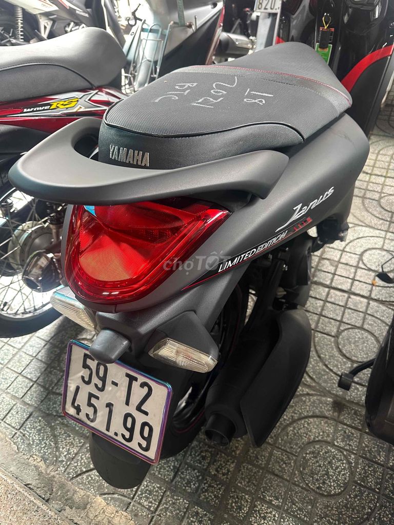 Janus 2021 khoá maskay chạy 12 ngàn km mới 99%. Mua bán Xe máy tại Quận 8 Tp Hồ Chí Minh được đăng bởi A. Hải hình 6