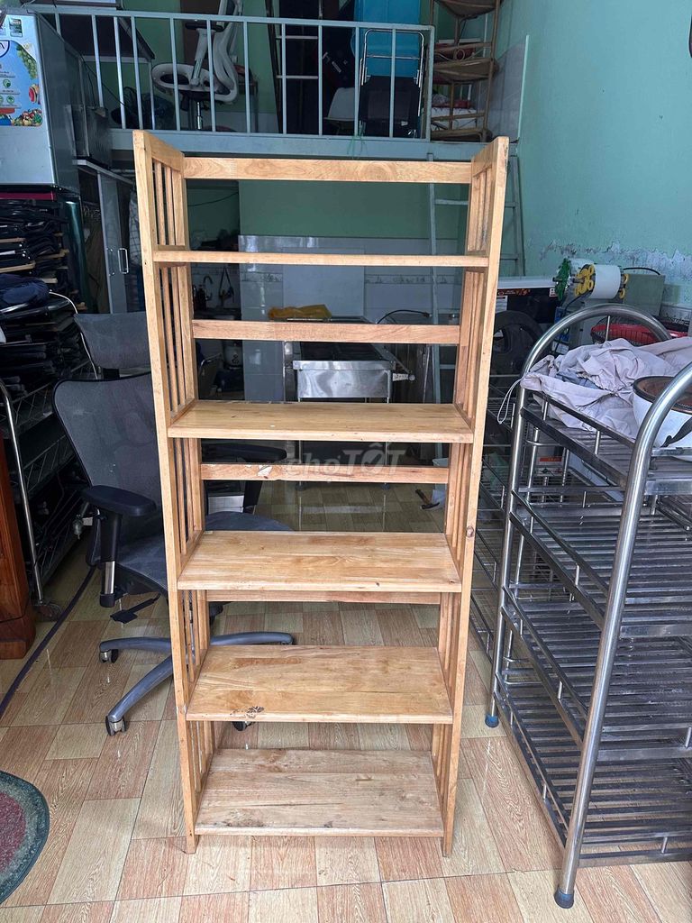Kệ sách gỗ 5 tầng màu nâu nhạt. Mua bán Tủ, kệ gia đình tại Quận Hải Châu Đà Nẵng được đăng bởi 2hand  hình 1