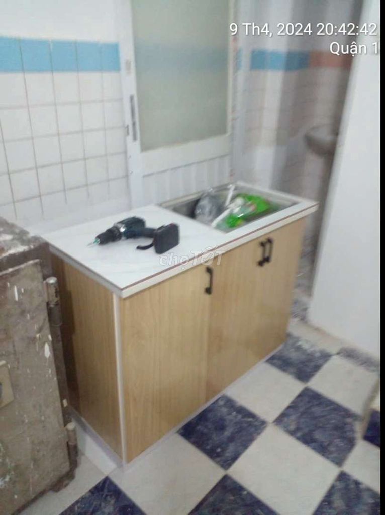 TỦ BẾP DI ĐỘNG NGANG 1M05 SẴN BỒN ĐƠN MẶT GẠCH MEN. Mua bán Tủ, kệ gia đình tại Quận Tân Bình Tp Hồ Chí Minh được đăng bởi Tủ nhựa đài loan hoàng quân hình 1