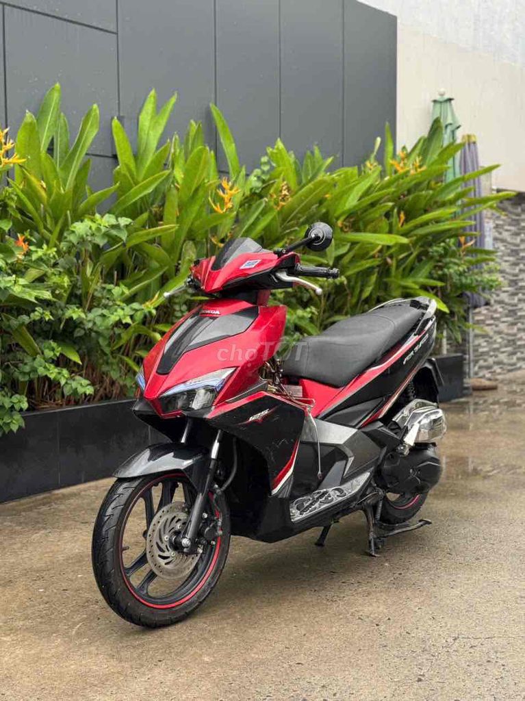 Honda Air Blade 2016 Красно-черный Вьетнам
