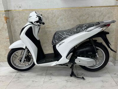SH 150 khoá ga đời 2016 trắng đen 43E1-597.63. Mua bán Xe máy tại Quận Sơn Trà Đà Nẵng được đăng bởi Minh Dũng bán trả góp 136 vân đồn 