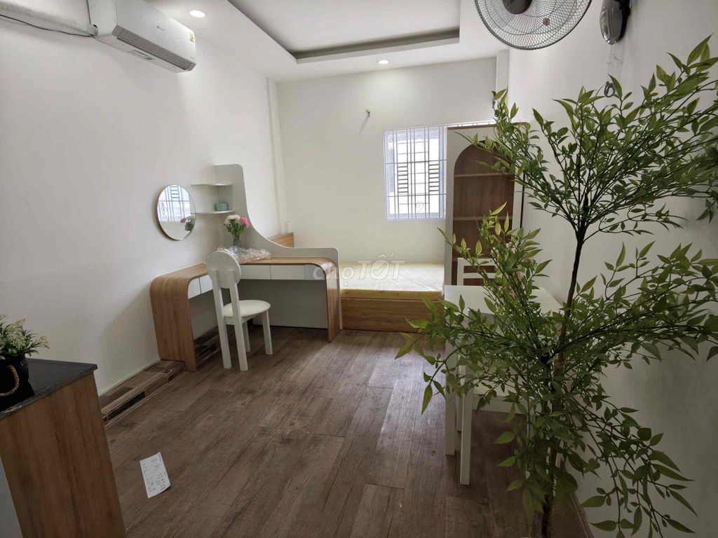 Studio Cửa Sổ Trời Gần Học Viện Hàng Không - Công Viên Hoàng Văn Thụ