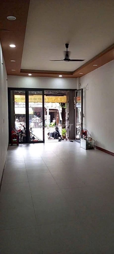 Cho thuê nhà nguyên căn MTKD đường Phú Thọ Q11