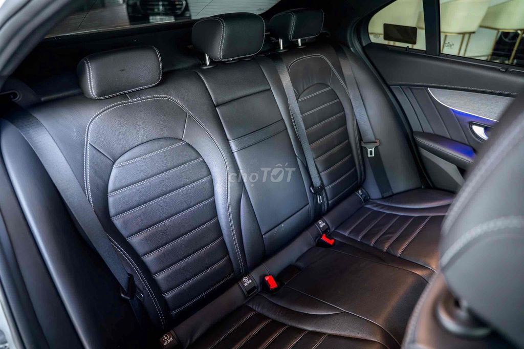 Mercedes Benz C Class 2020 C 300 AMG. Mua bán Ô tô tại Quận Tân Bình Tp Hồ Chí Minh được đăng bởi GREENWAY AUTO hình 15