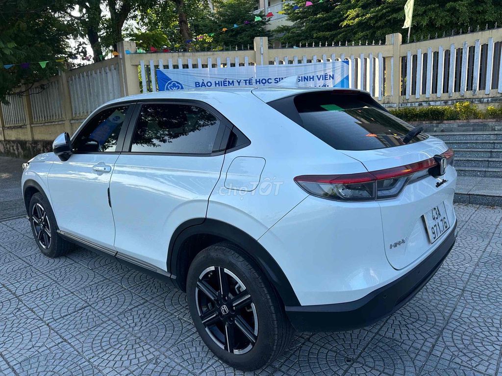Хонда HRV версия G 2025 10000 км, белый Вьетнам
