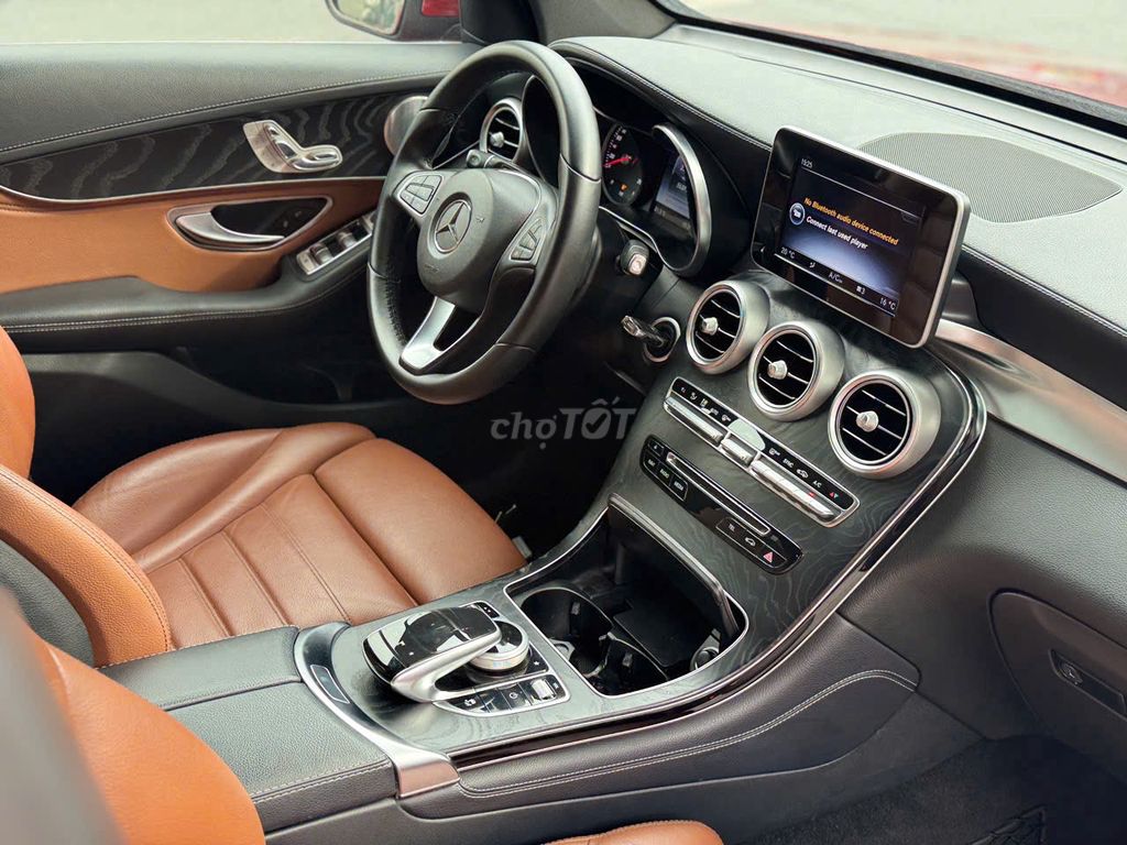 Mercedes Benz GLC Class 2017 300 - 55000 km. Mua bán Ô tô tại Quận Thanh Xuân Hà Nội được đăng bởi Nguyễn Tuấn Hoàng hình 7